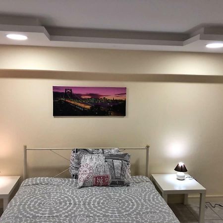 Sunmer Apartment 1Minute From Sea, 15 Min From The Airport Artemis City Center Eksteriør bilde