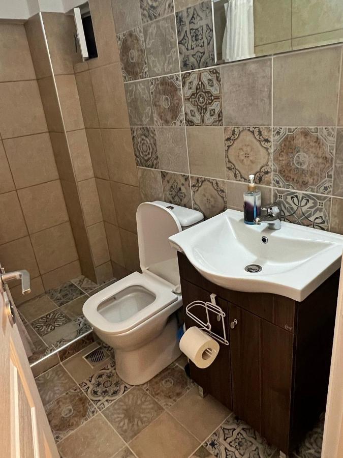 Sunmer Apartment 1Minute From Sea, 15 Min From The Airport Artemis City Center Eksteriør bilde