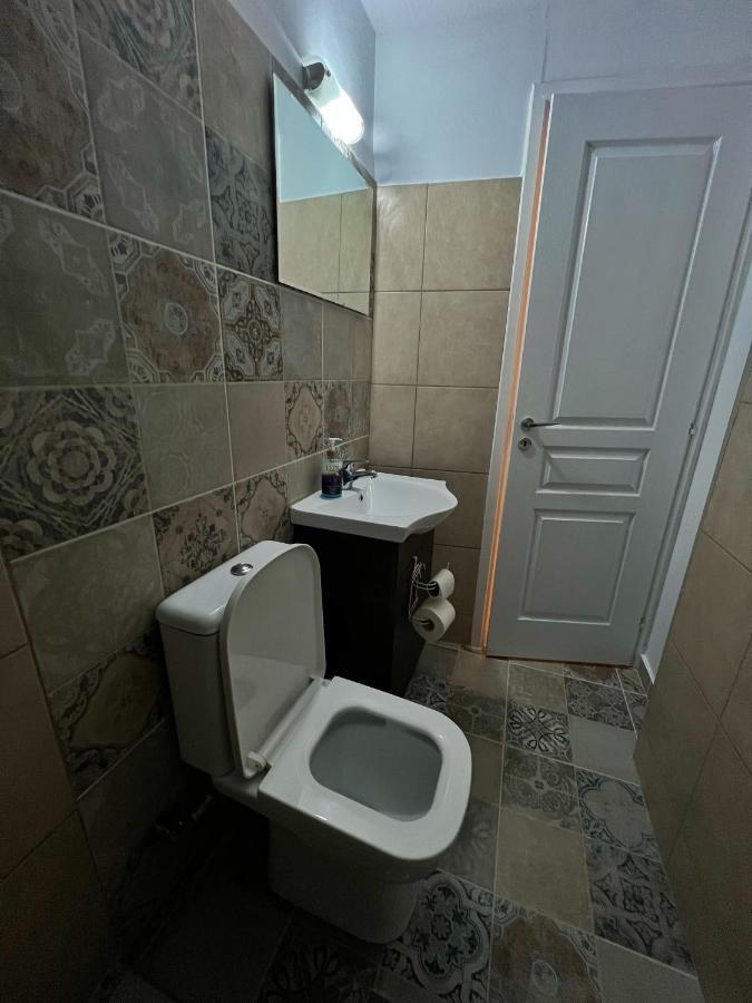 Sunmer Apartment 1Minute From Sea, 15 Min From The Airport Artemis City Center Eksteriør bilde