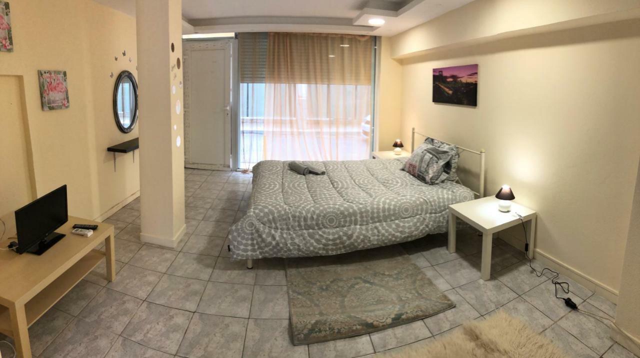 Sunmer Apartment 1Minute From Sea, 15 Min From The Airport Artemis City Center Eksteriør bilde