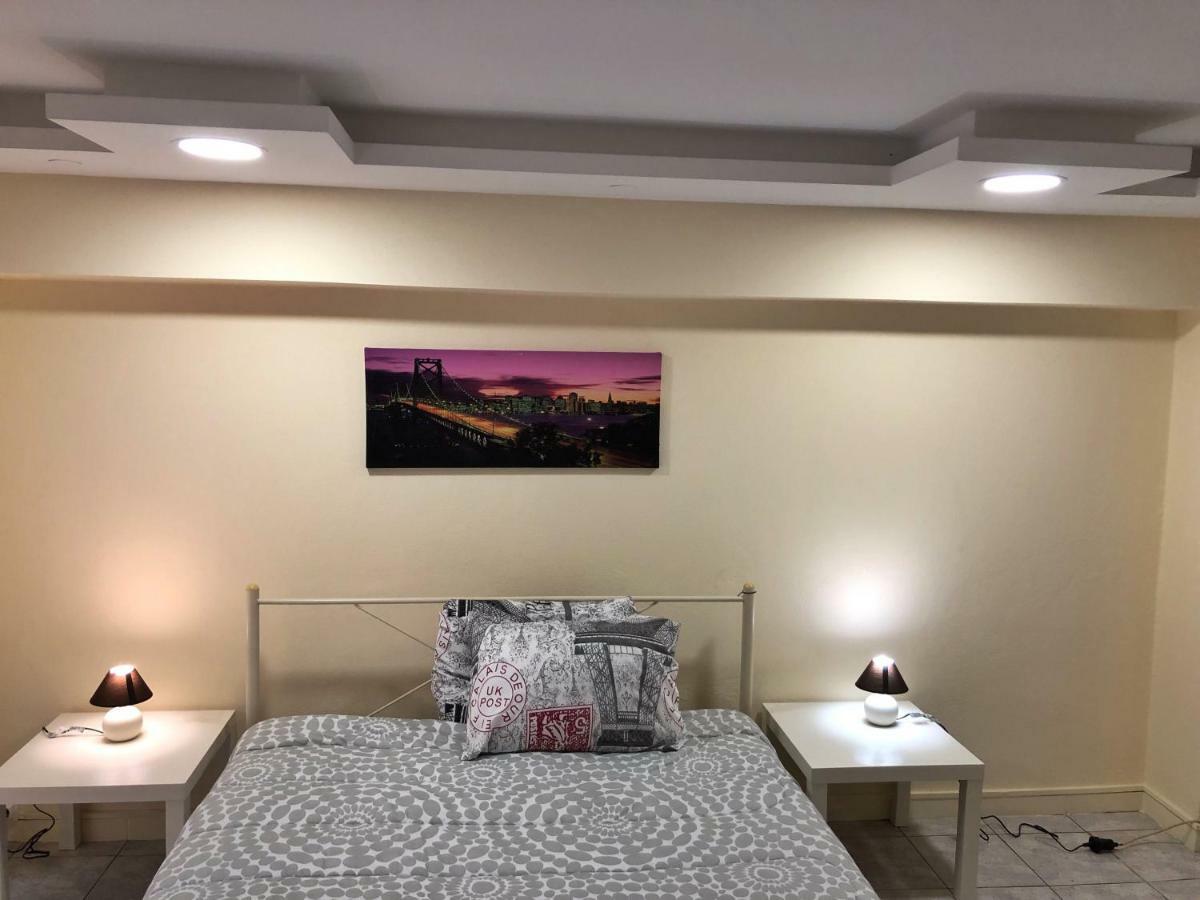 Sunmer Apartment 1Minute From Sea, 15 Min From The Airport Artemis City Center Eksteriør bilde